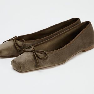 Zara velvet ballet flats - NWOT